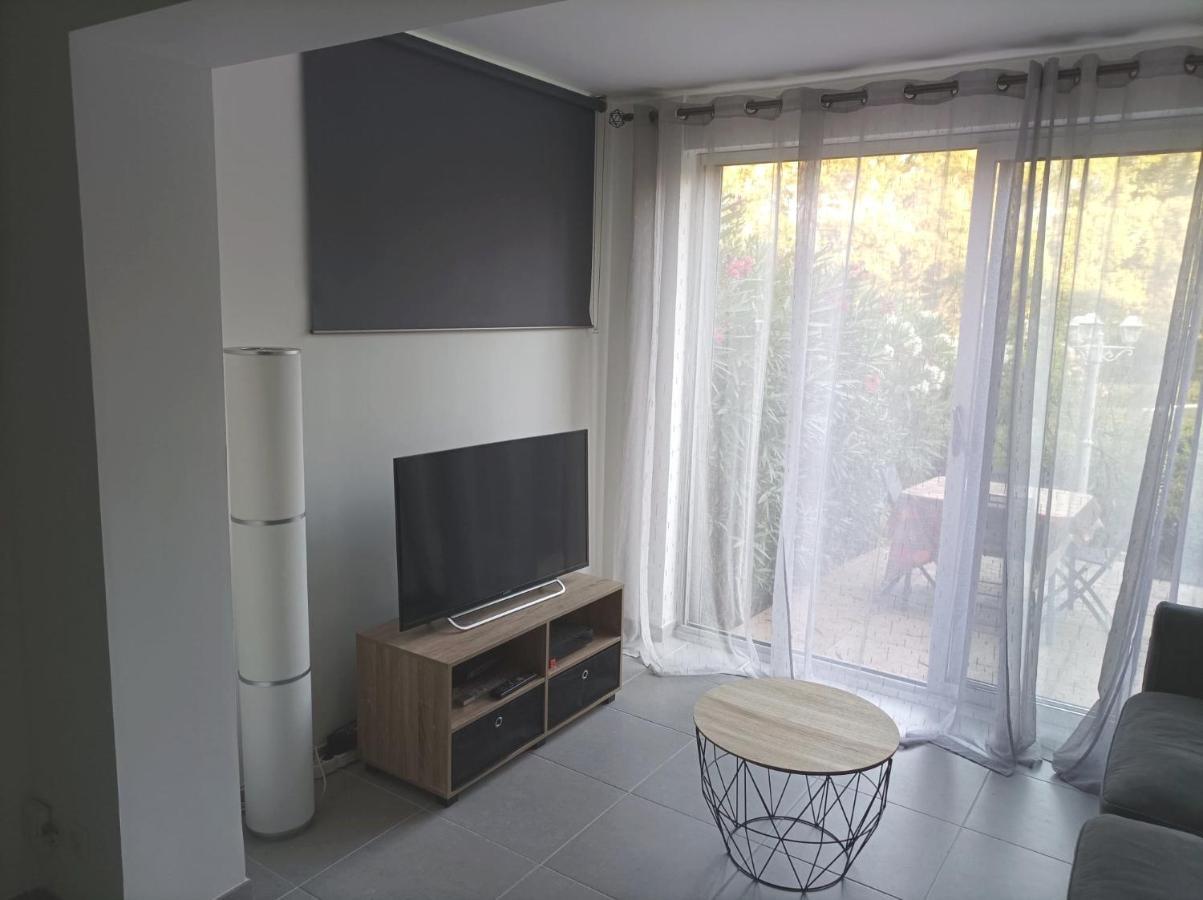 Charmant Studio Dans La Residence Haut Du Golf Saint-Raphael  Luaran gambar