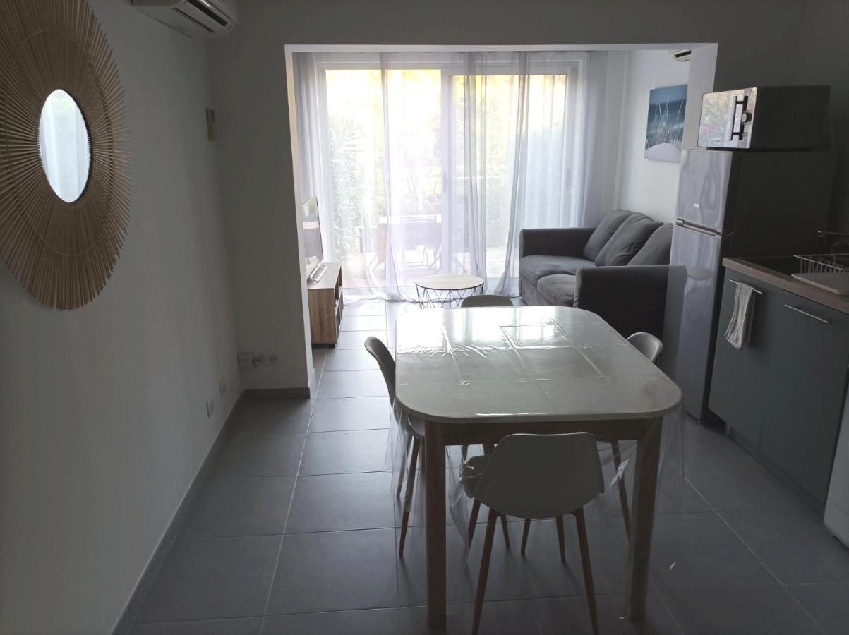 Charmant Studio Dans La Residence Haut Du Golf Saint-Raphael  Luaran gambar